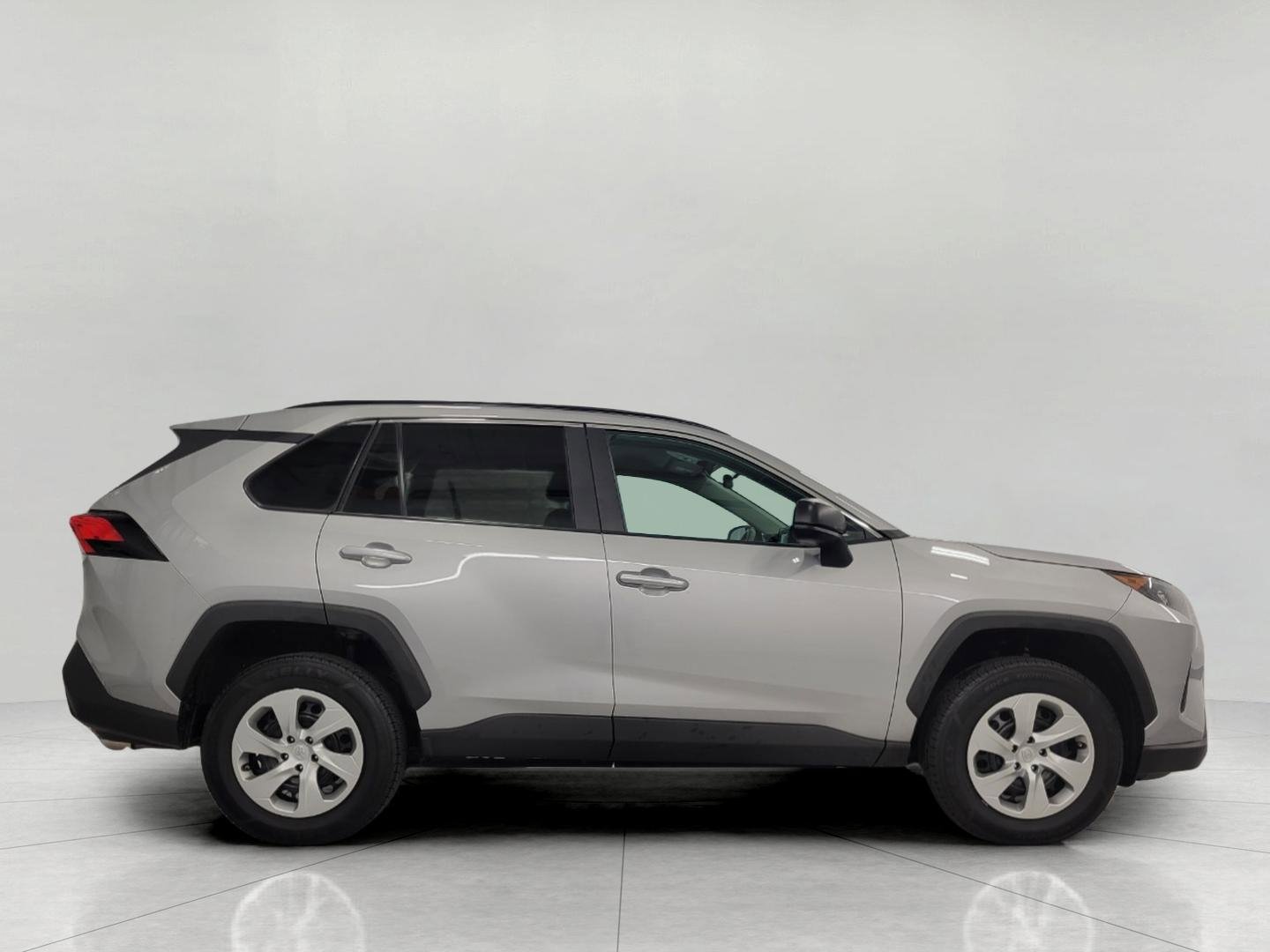 Used 2021 Toyota RAV4 LE AWD/4WD image 11