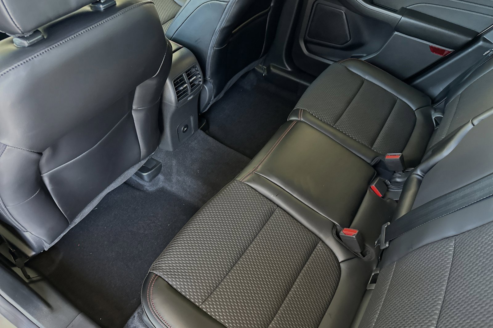 New 2024 Ford Escape ST-Line Select w/ Tech Pack #2 image 7