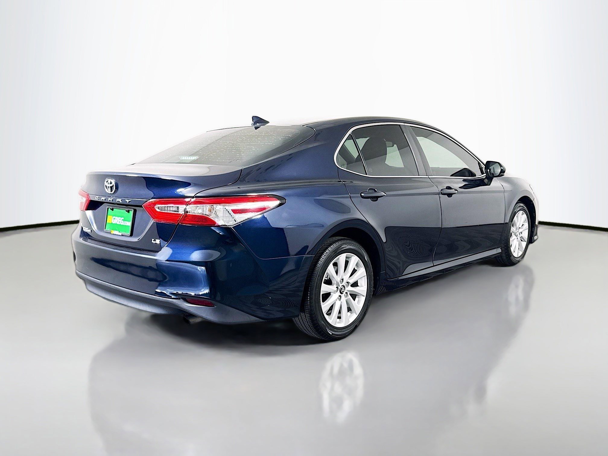 Used 2019 Toyota Camry LE FWD image 10