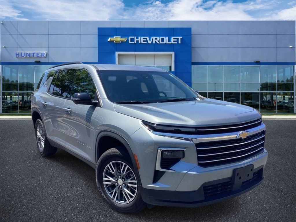 Used 2024 Chevrolet Traverse LT FWD image 6