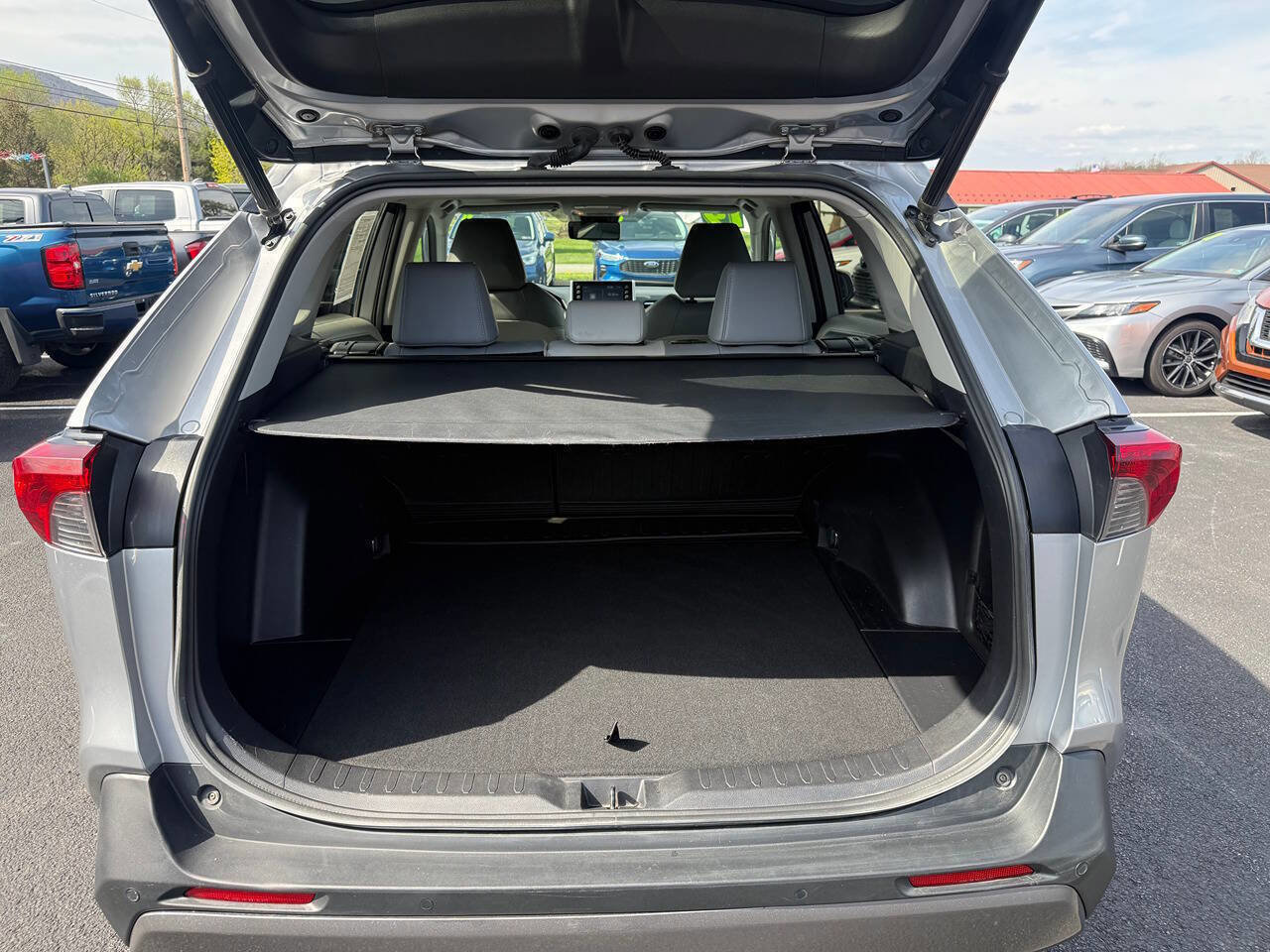 Used 2019 Toyota RAV4 Limited w/ All Weather Liner Package AWD/4WD image 7