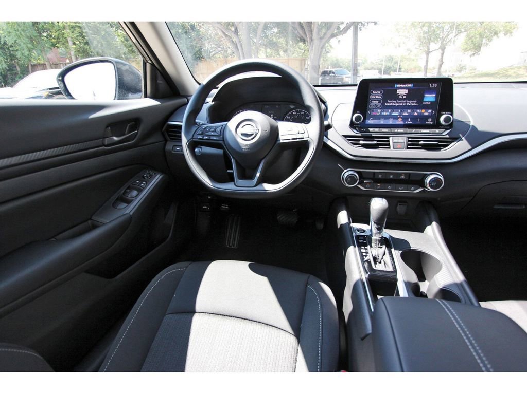 New 2025 Nissan Altima 2.5 S image 9