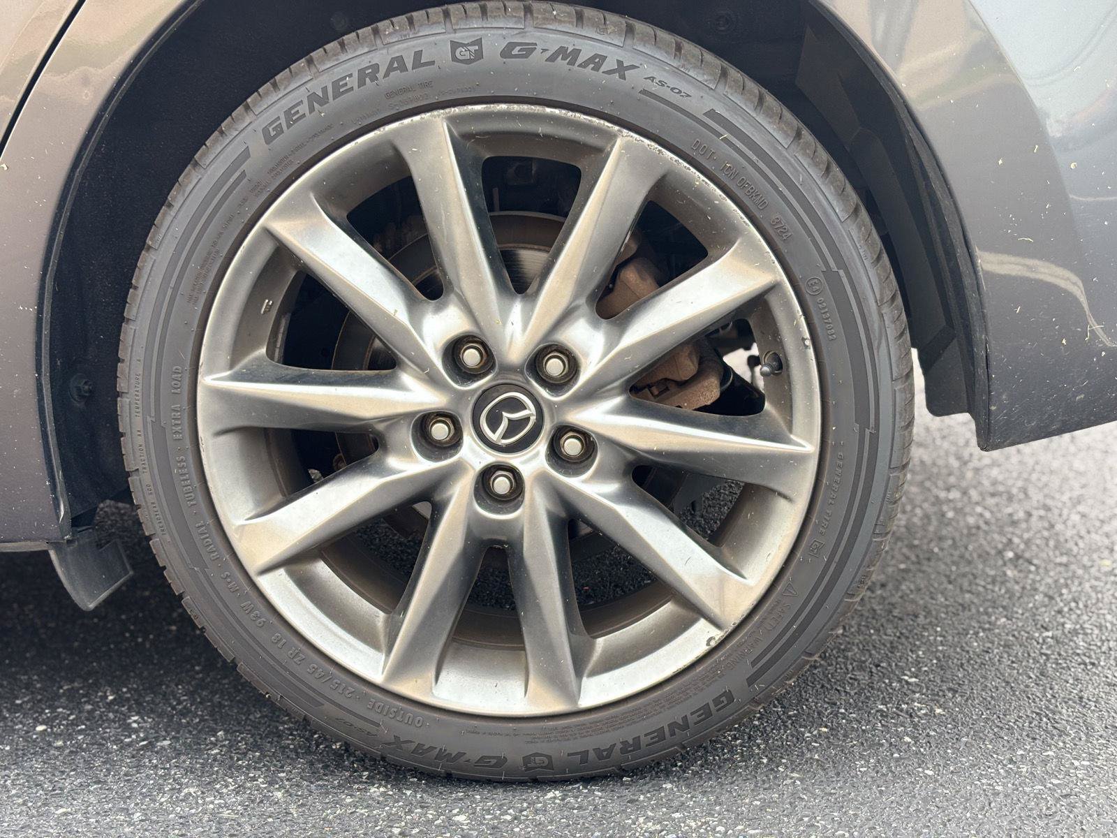 Used 2018 MAZDA MAZDA3 Grand Touring w/ Premium Equipment Package FWD image 3