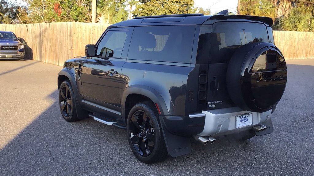 Used 2023 Land Rover Defender 90 SE image 7