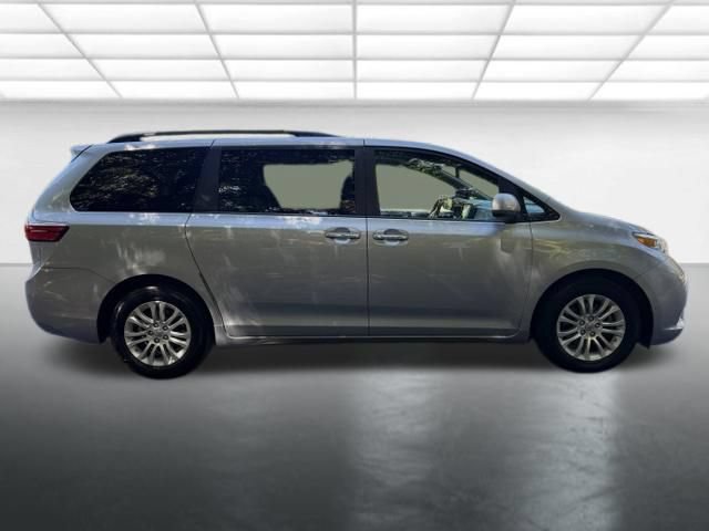 Used 2015 Toyota Sienna XLE w/ XLE Navigation Package FWD image 6