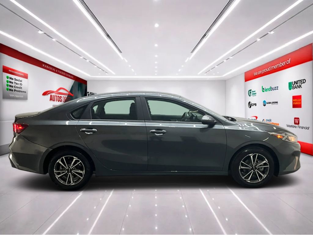 Used 2024 Kia Forte LXS image 9