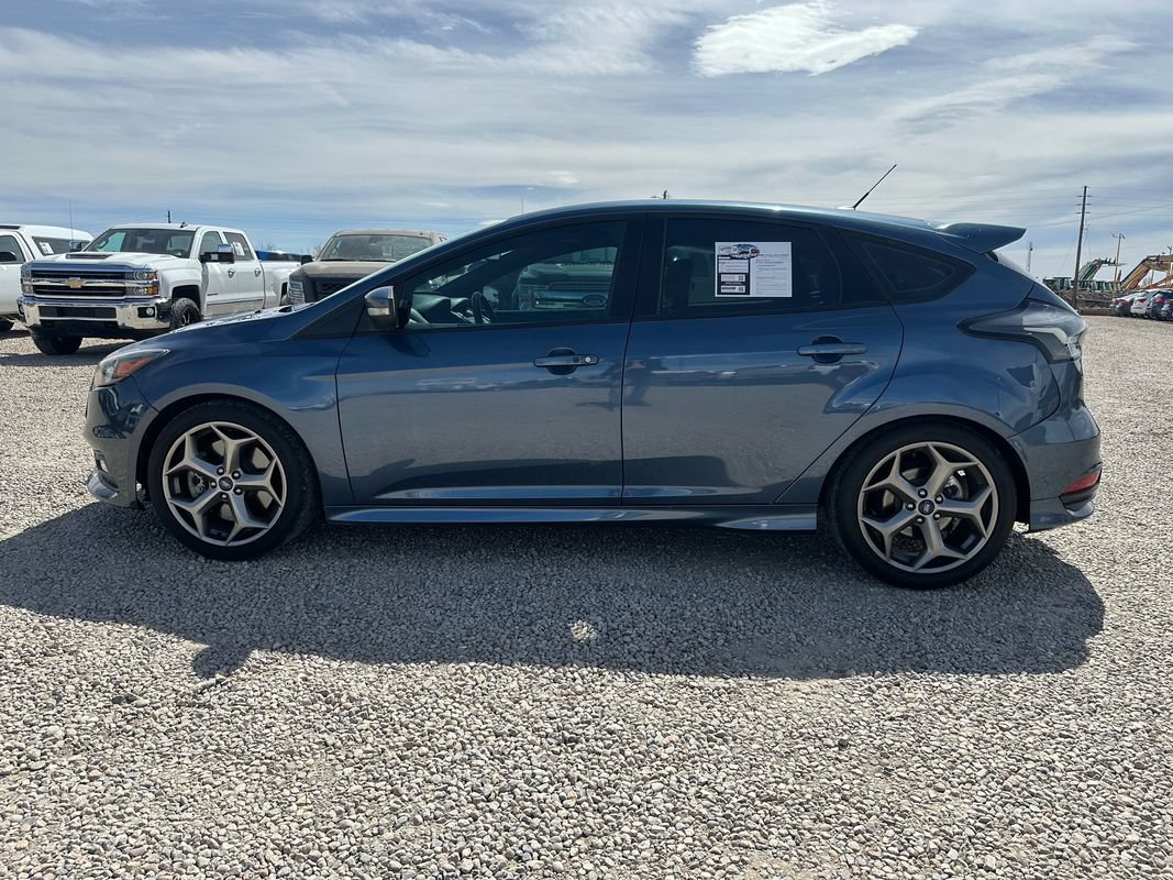 Used 2018 Ford Focus ST FWD image 6