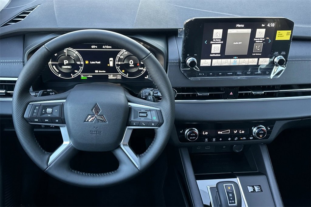 New 2025 Mitsubishi Outlander SE image 15