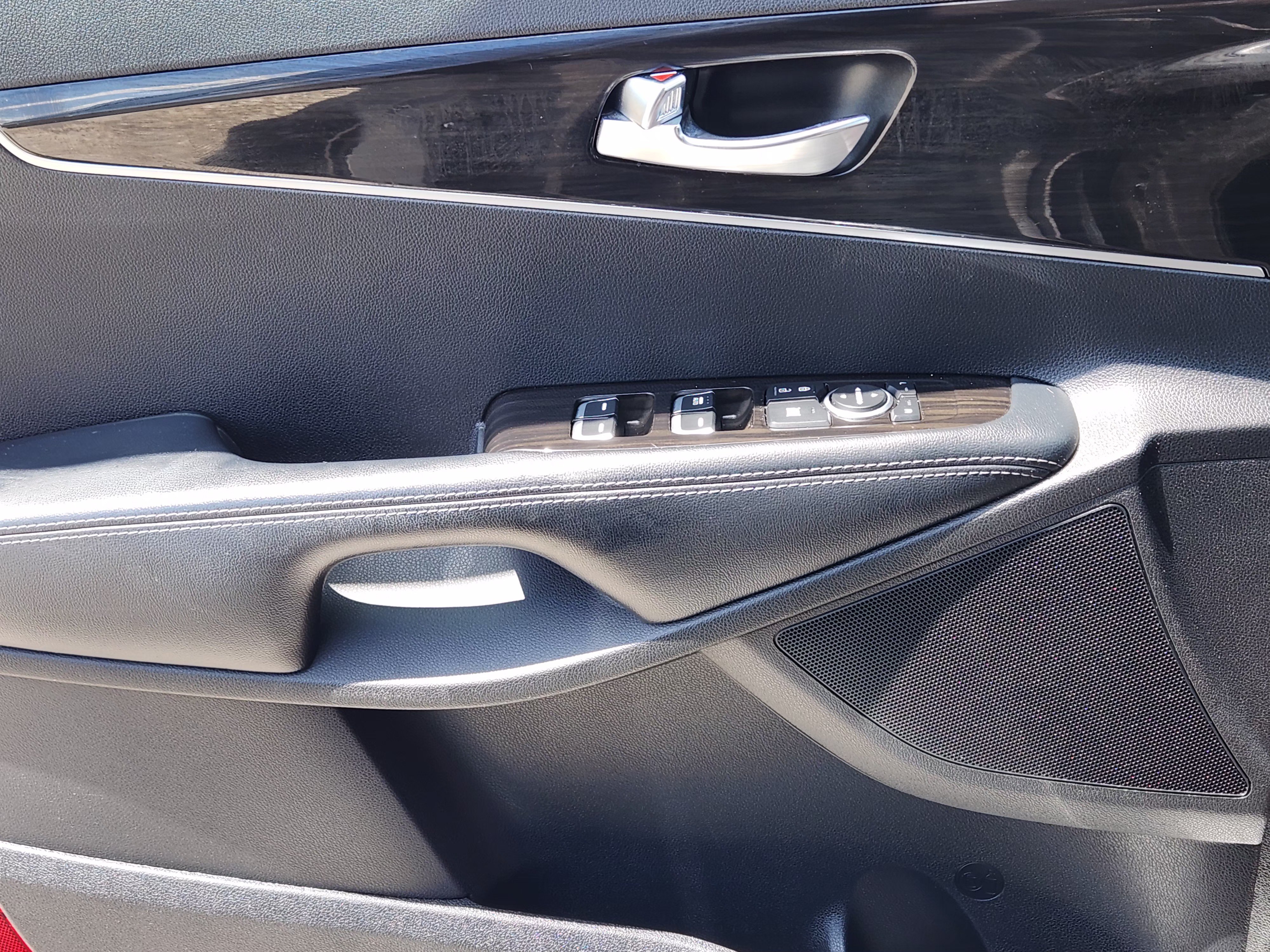 Used 2020 Kia Sorento L FWD image 23
