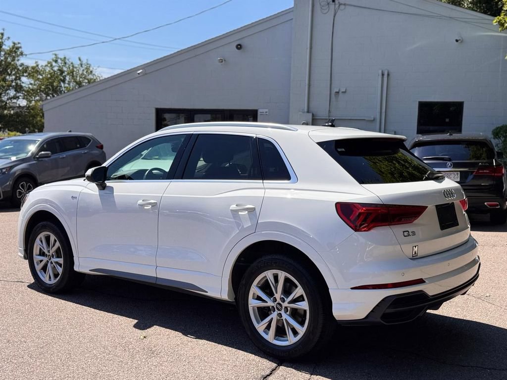 Used 2021 Audi Q3 2.0T Premium w/ Convenience Package AWD/4WD image 4