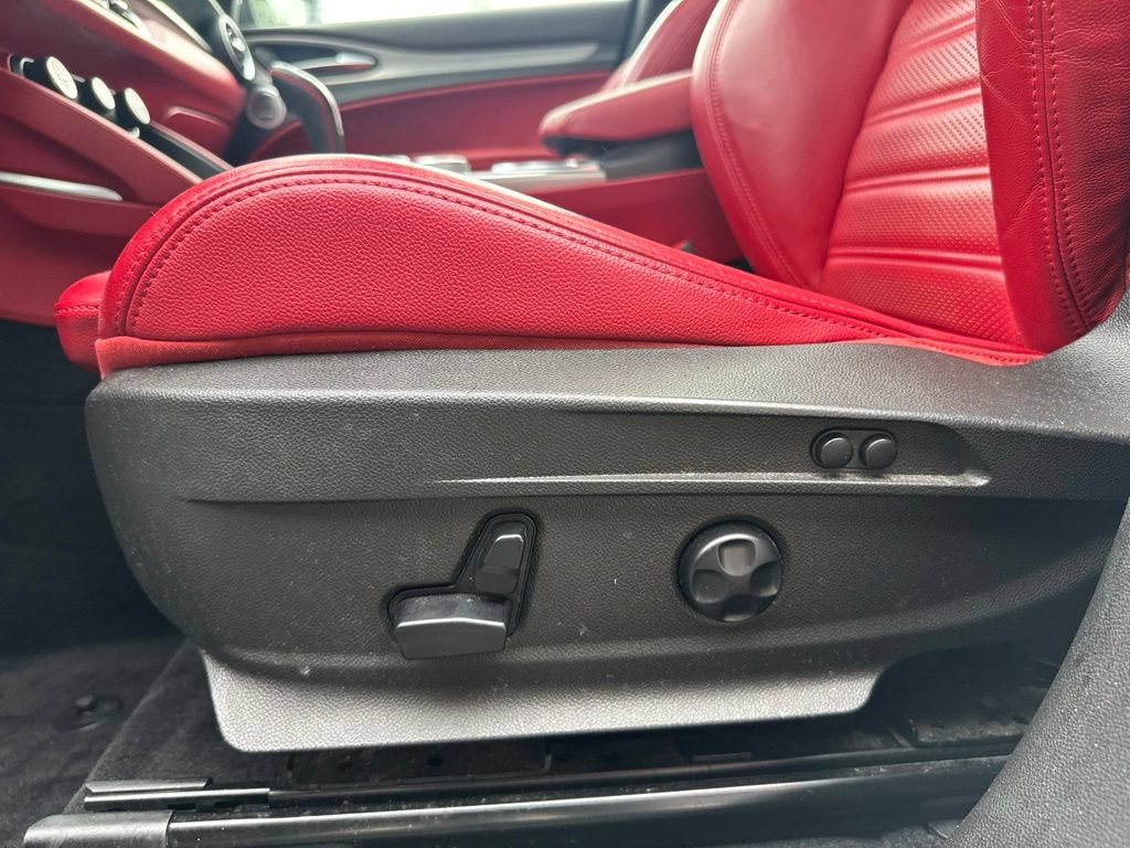 Used 2020 Alfa Romeo Stelvio Ti Sport AWD/4WD image 30