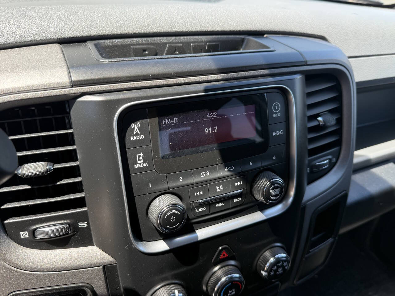 Used 2015 RAM 1500 ST w/ SXT Appearance Group RWD image 21