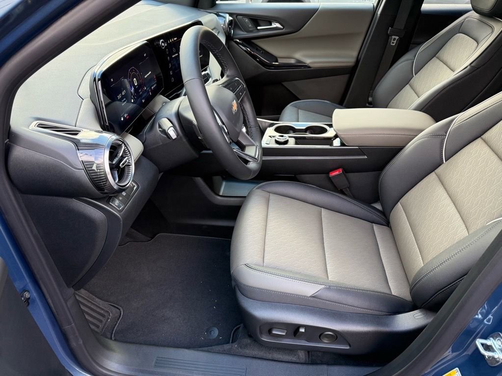 New 2026 Chevrolet Equinox LT image 6