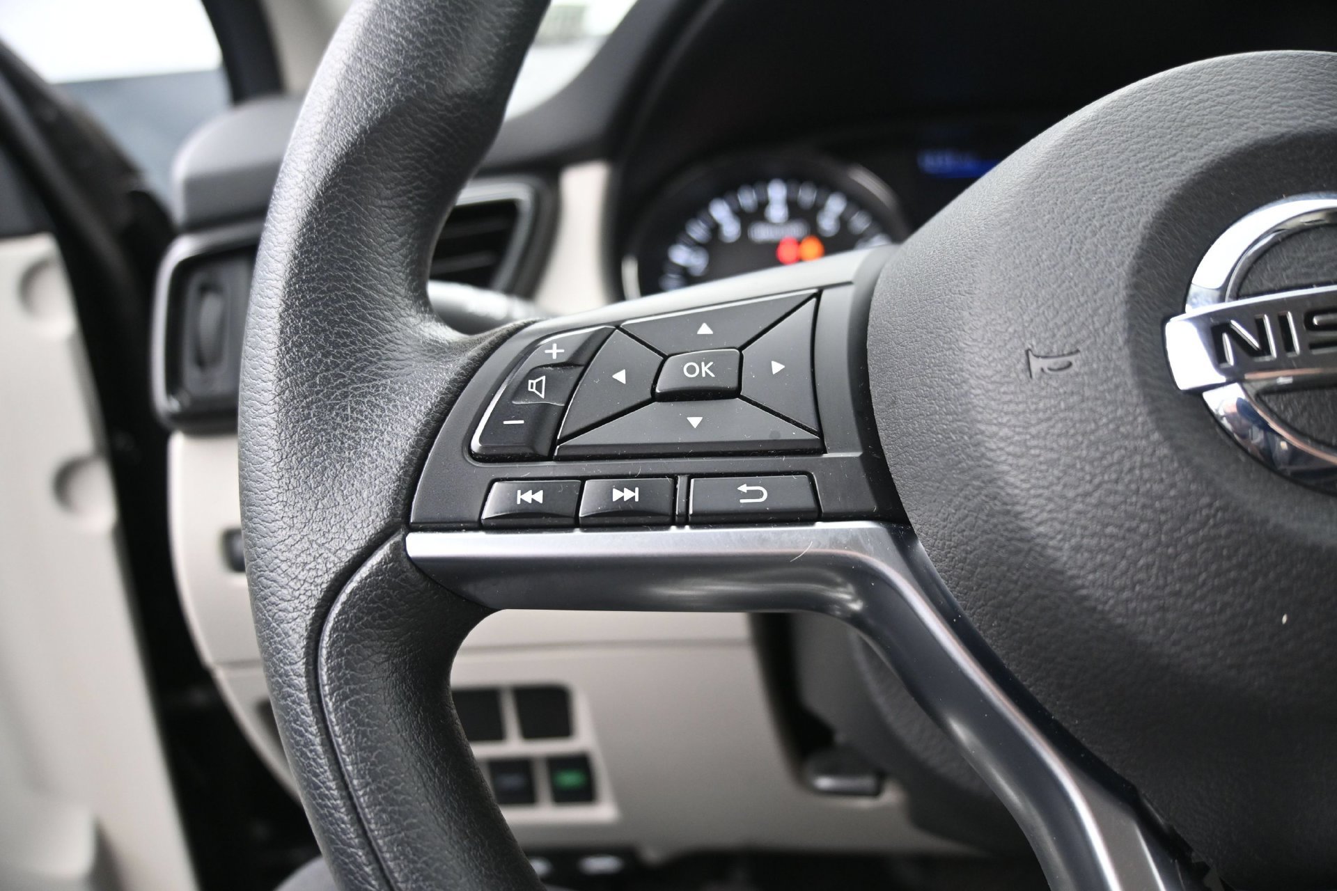 Used 2020 Nissan Rogue Sport SV AWD/4WD image 22