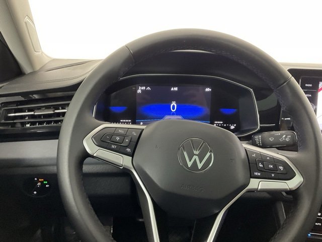 Used 2025 Volkswagen Jetta SE image 25