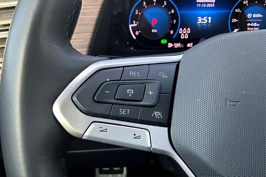 Used 2025 Volkswagen Atlas SEL Premium R-Line image 23