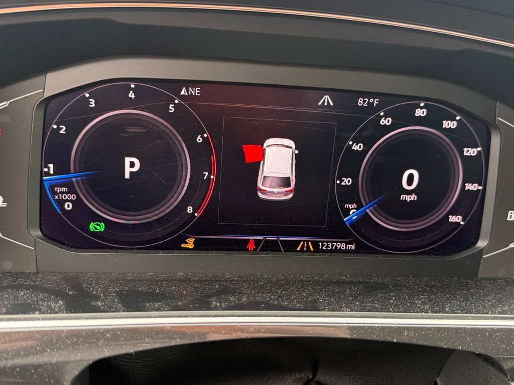 Used 2019 Volkswagen Tiguan SEL Premium R-Line AWD/4WD image 18