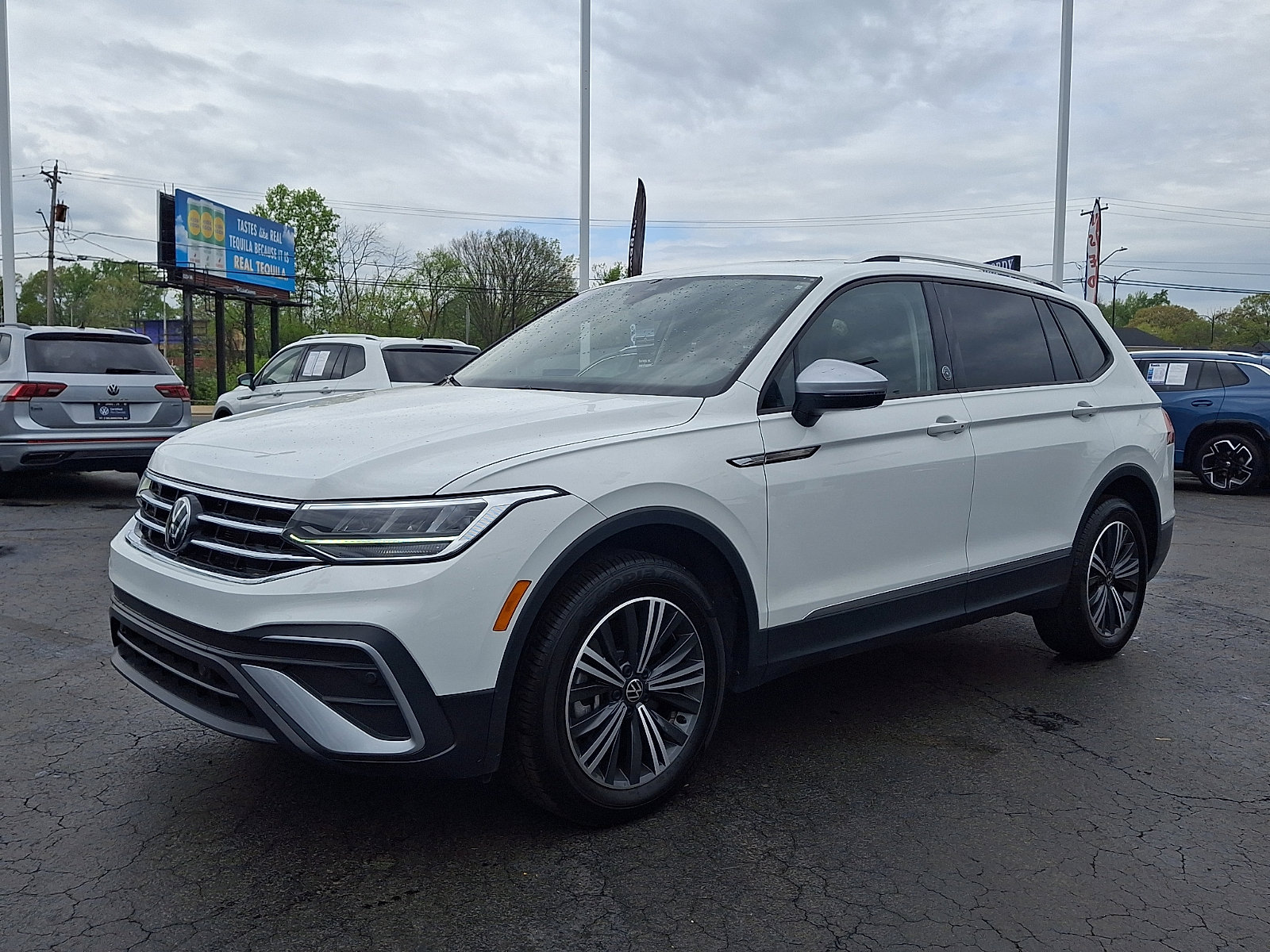 Certified 2024 Volkswagen Tiguan Wolfsburg Edition AWD/4WD image 3