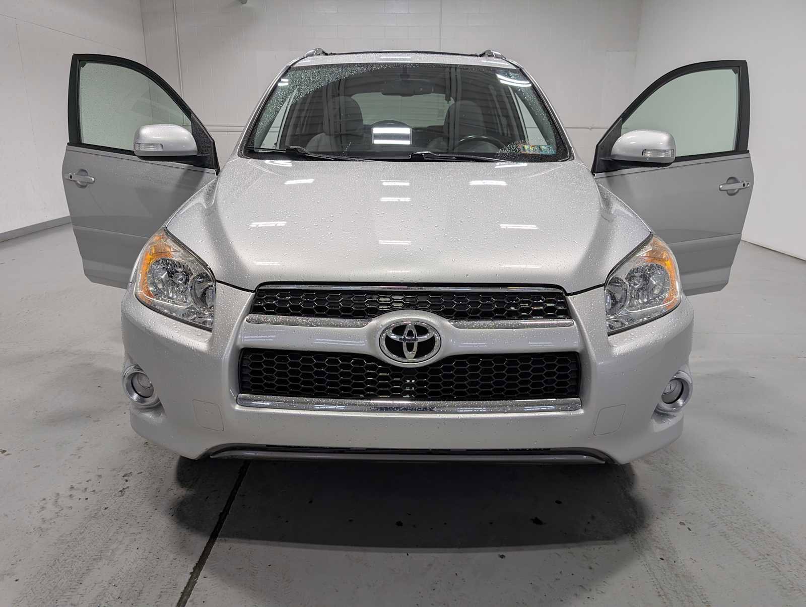 Used 2011 Toyota RAV4 Limited w/ Limited Extra Value Pkg AWD/4WD image 14