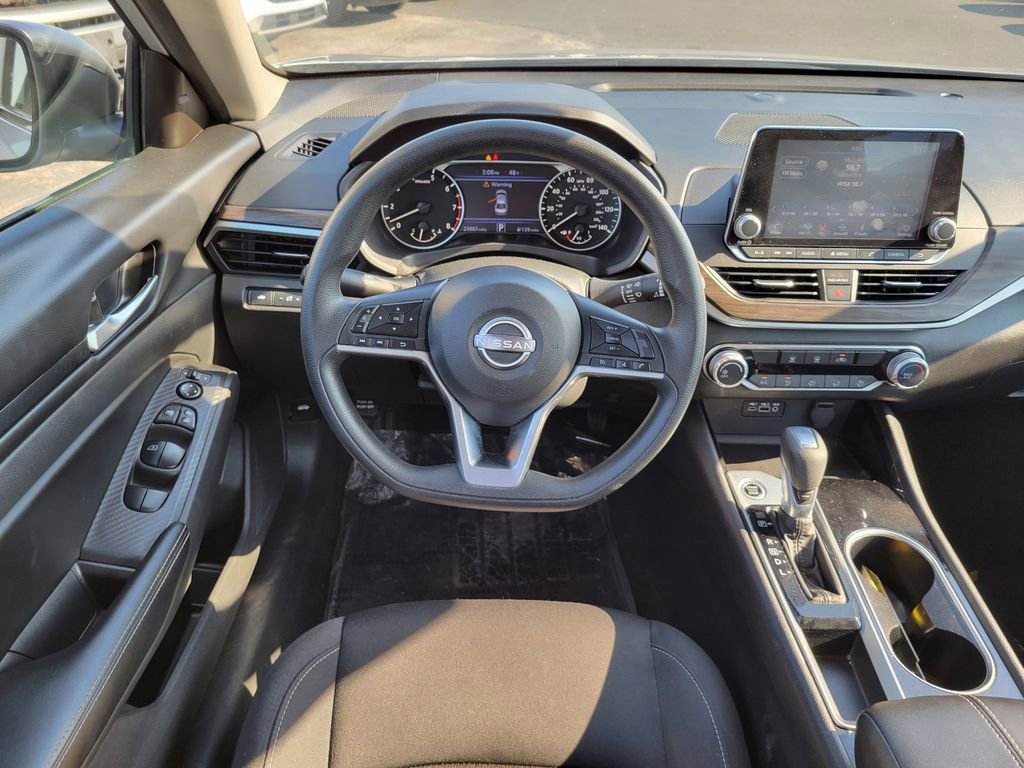 Used 2024 Nissan Altima 2.5 SV image 13