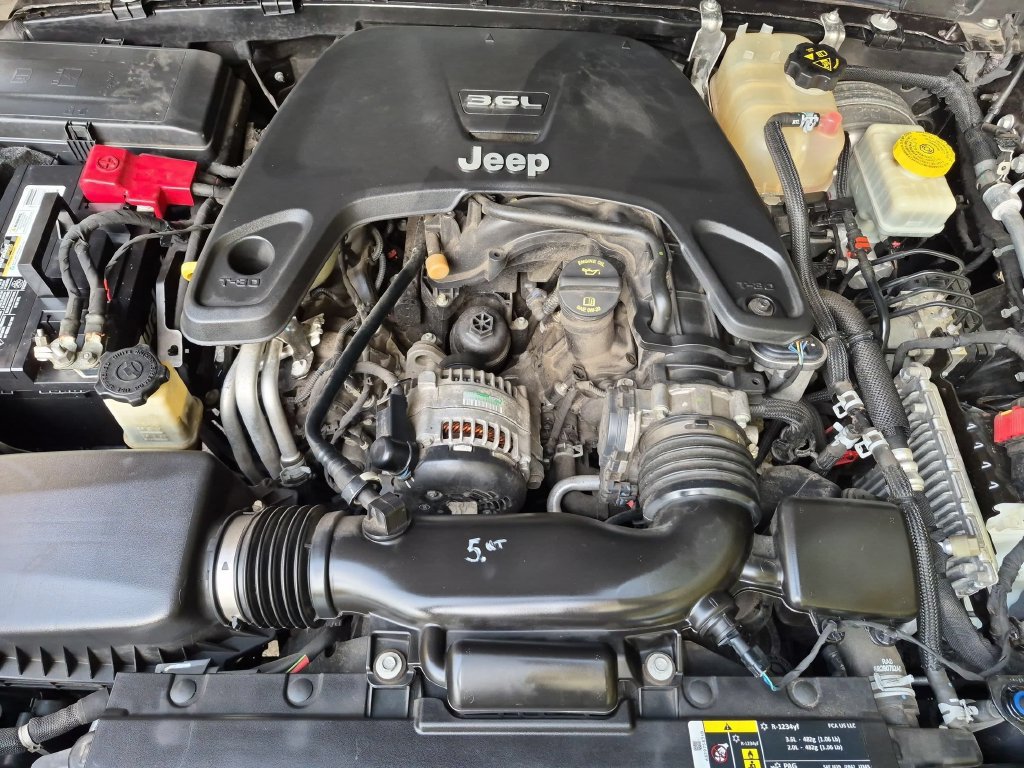 Used 2019 Jeep Wrangler Sport AWD/4WD image 23