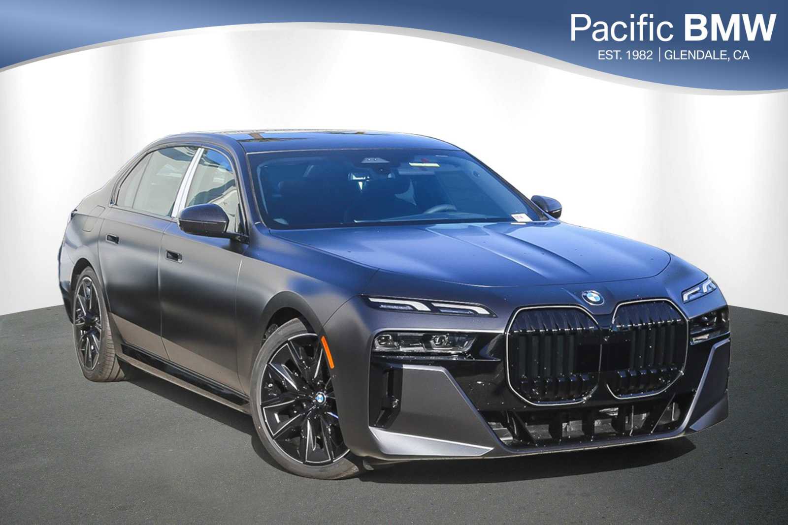 New 2026 BMW 760i xDrive w/ Premium Package image 1