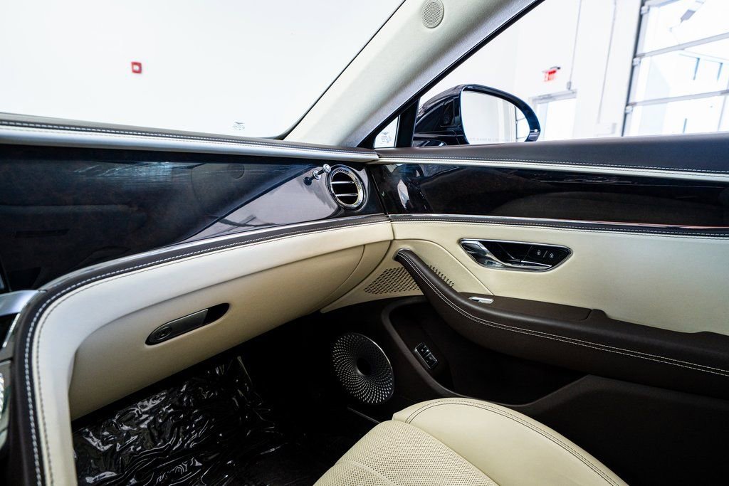 Used 2020 Bentley Flying Spur W12 image 52
