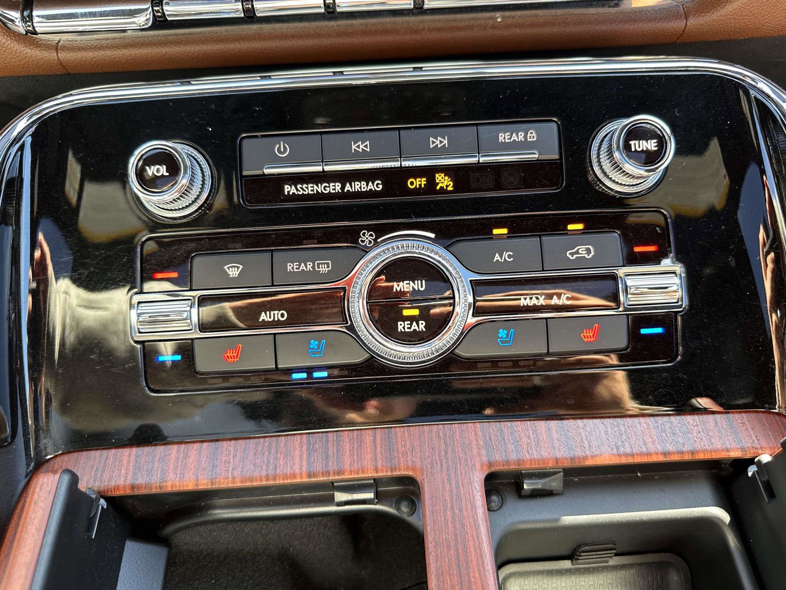 Used 2023 Lincoln Navigator L Reserve image 27