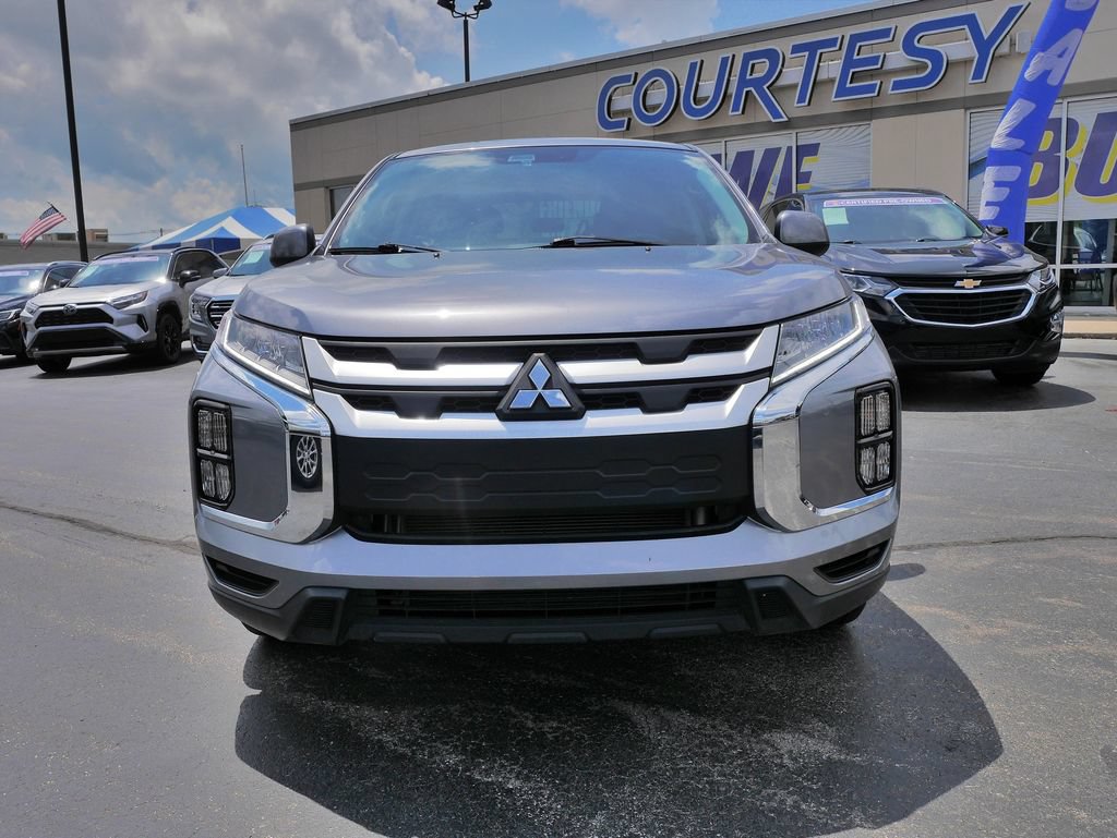 Used 2025 Mitsubishi Outlander Sport ES AWD/4WD image 3