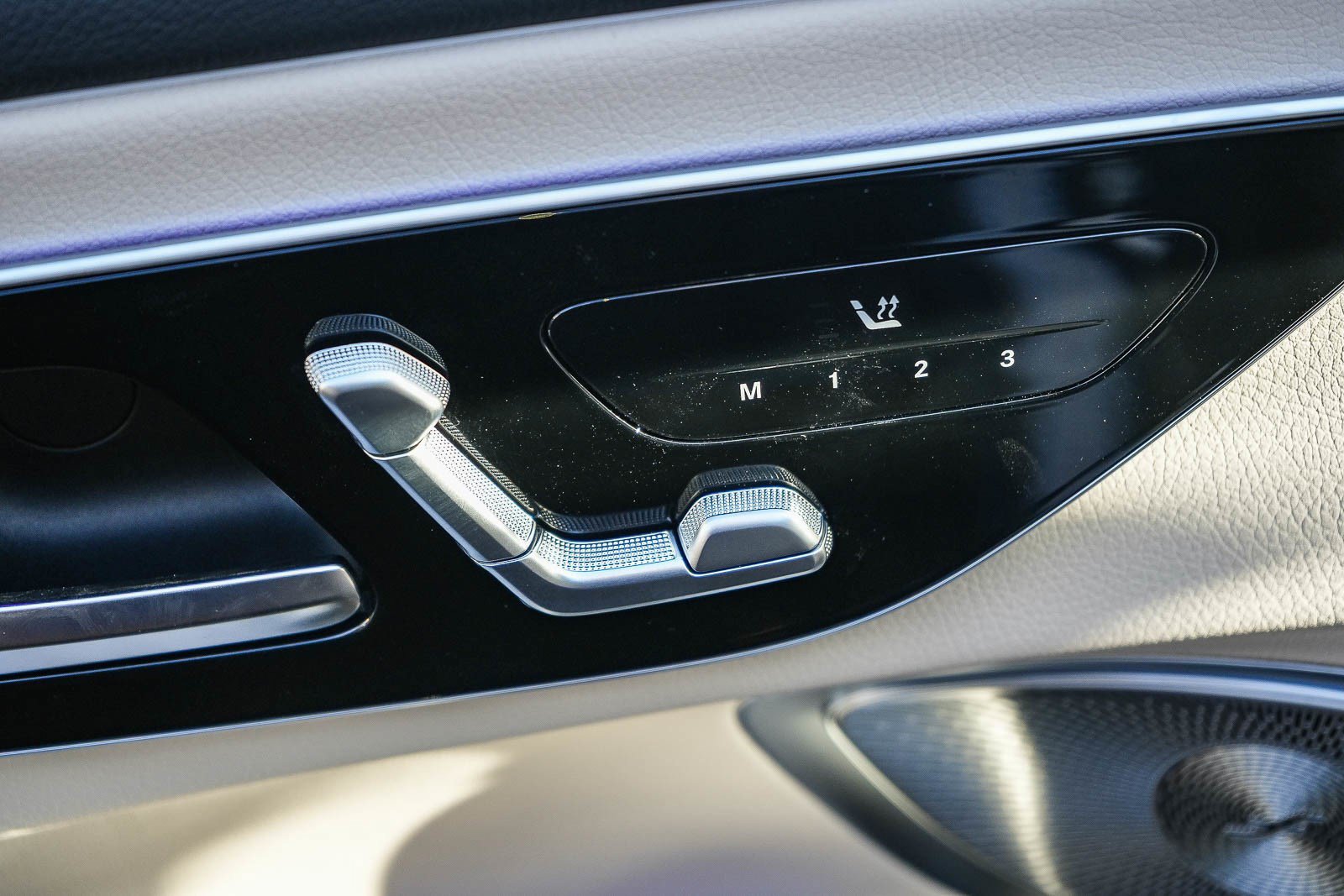 Used 2025 Mercedes-Benz CLE 300 4MATIC Coupe image 17