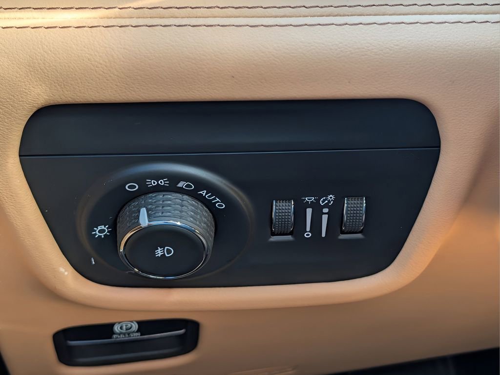 Used 2022 Jeep Grand Cherokee Summit image 18