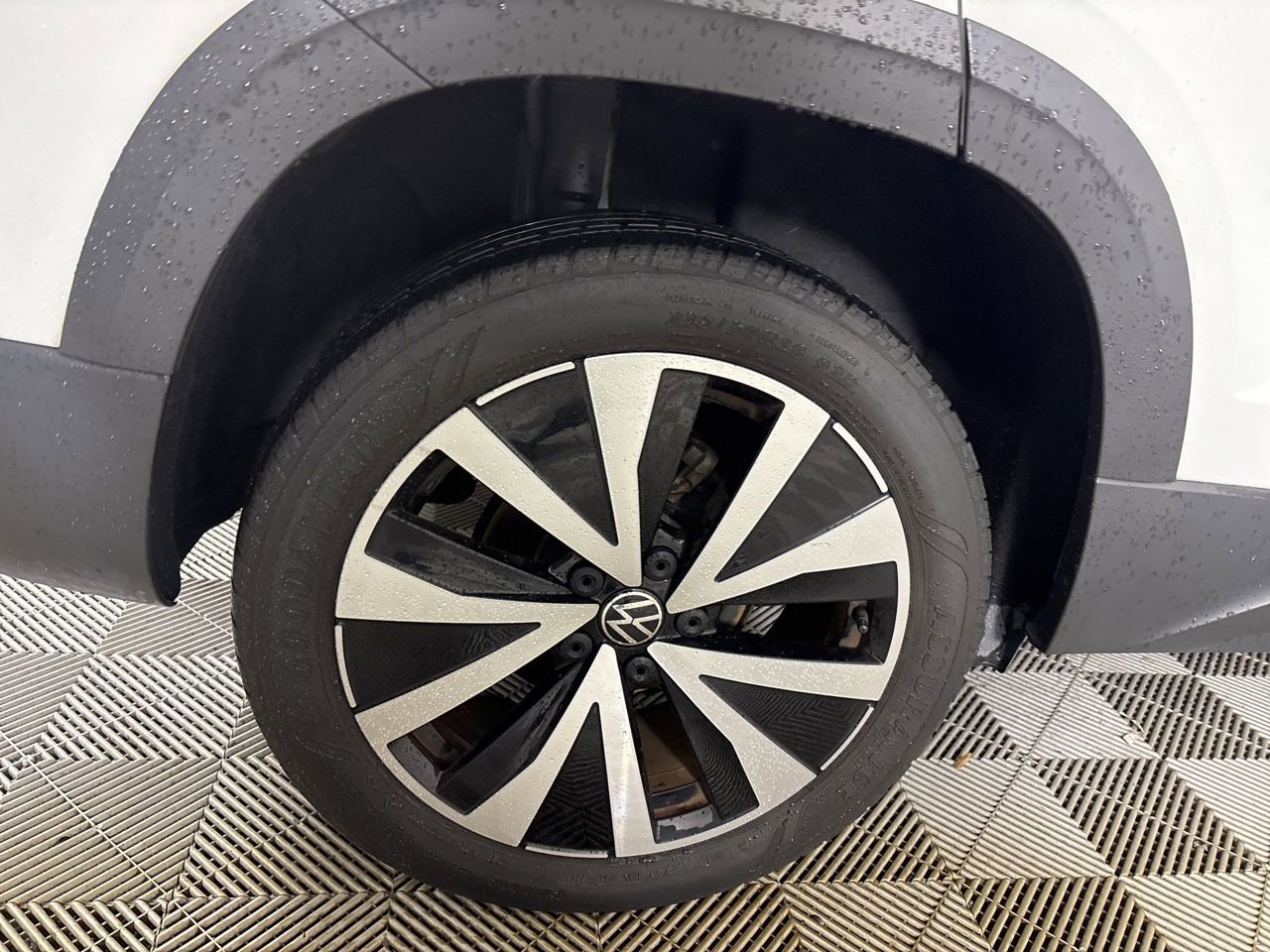 Used 2023 Volkswagen Taos SE image 28