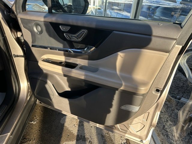 Used 2020 Lincoln Corsair Reserve w/ Equipment Group 202A image 14