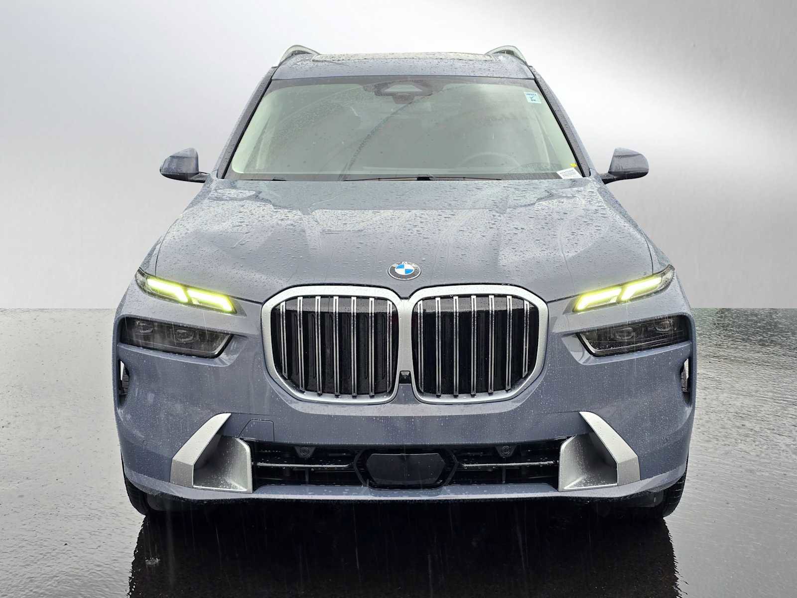 Used 2025 BMW X7 xDrive40i w/ Premium Package image 2