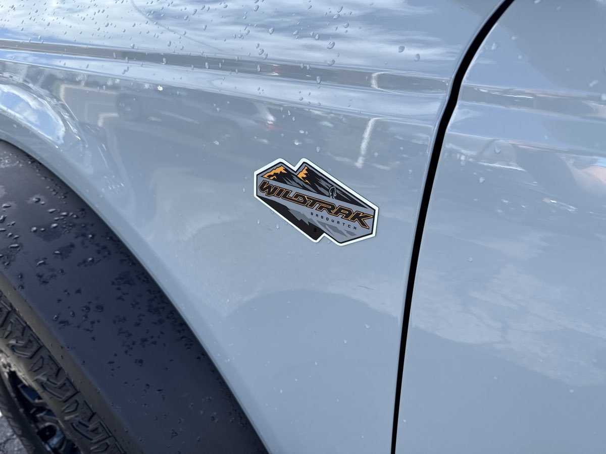 Used 2024 Ford Bronco Wildtrak image 12