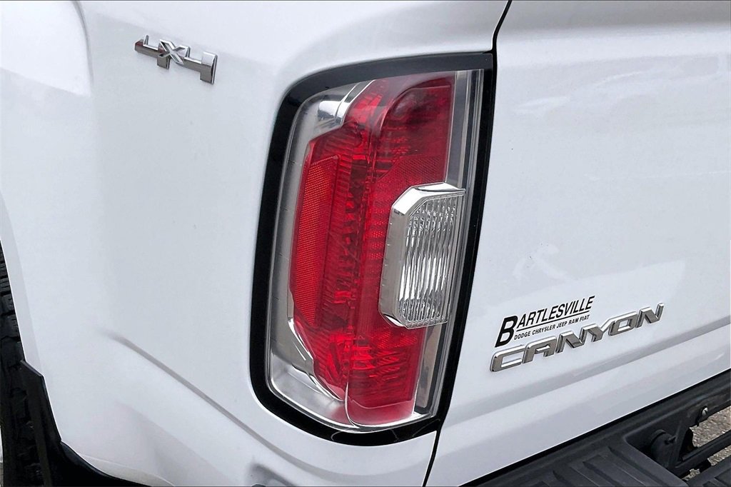 Used 2015 GMC Canyon SLT image 28