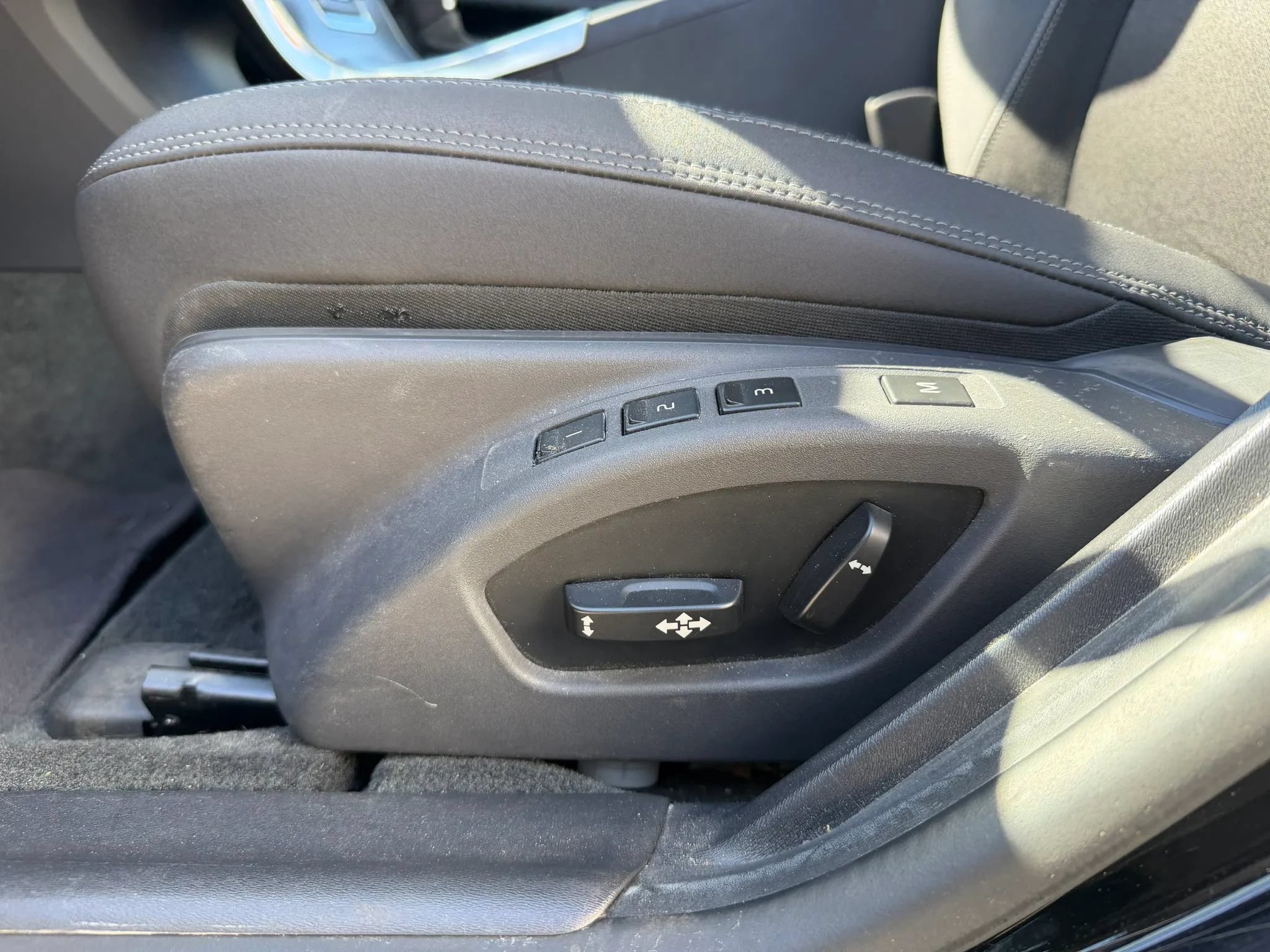 Used 2014 Volvo S60 T5 FWD image 30