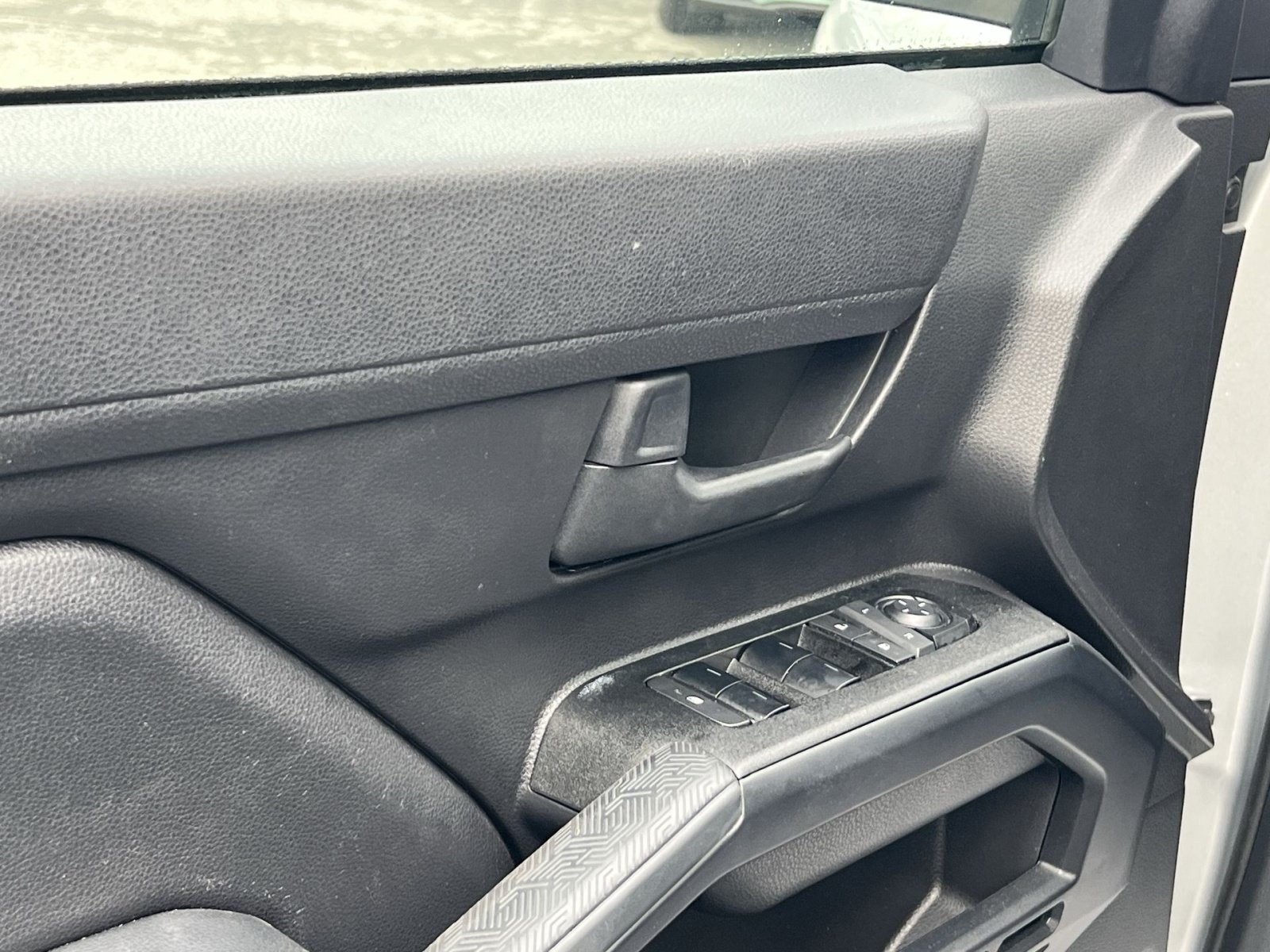 Used 2025 Toyota 4Runner SR5 AWD/4WD image 13