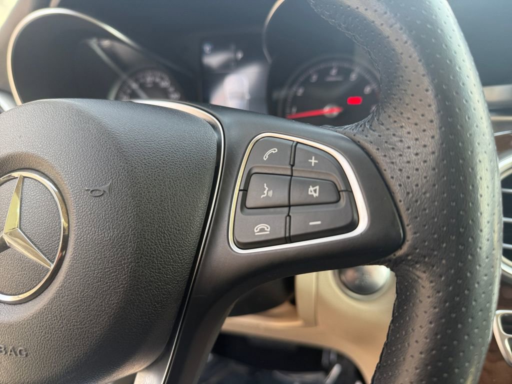 Used 2018 Mercedes-Benz GLC 300 4MATIC image 15