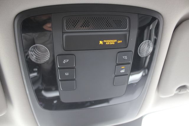 Certified 2024 Kia Carnival LX FWD image 11