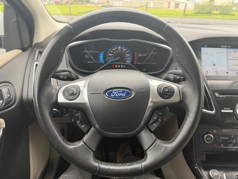 Used 2016 Ford Focus Electric Hatchback FWD image 2