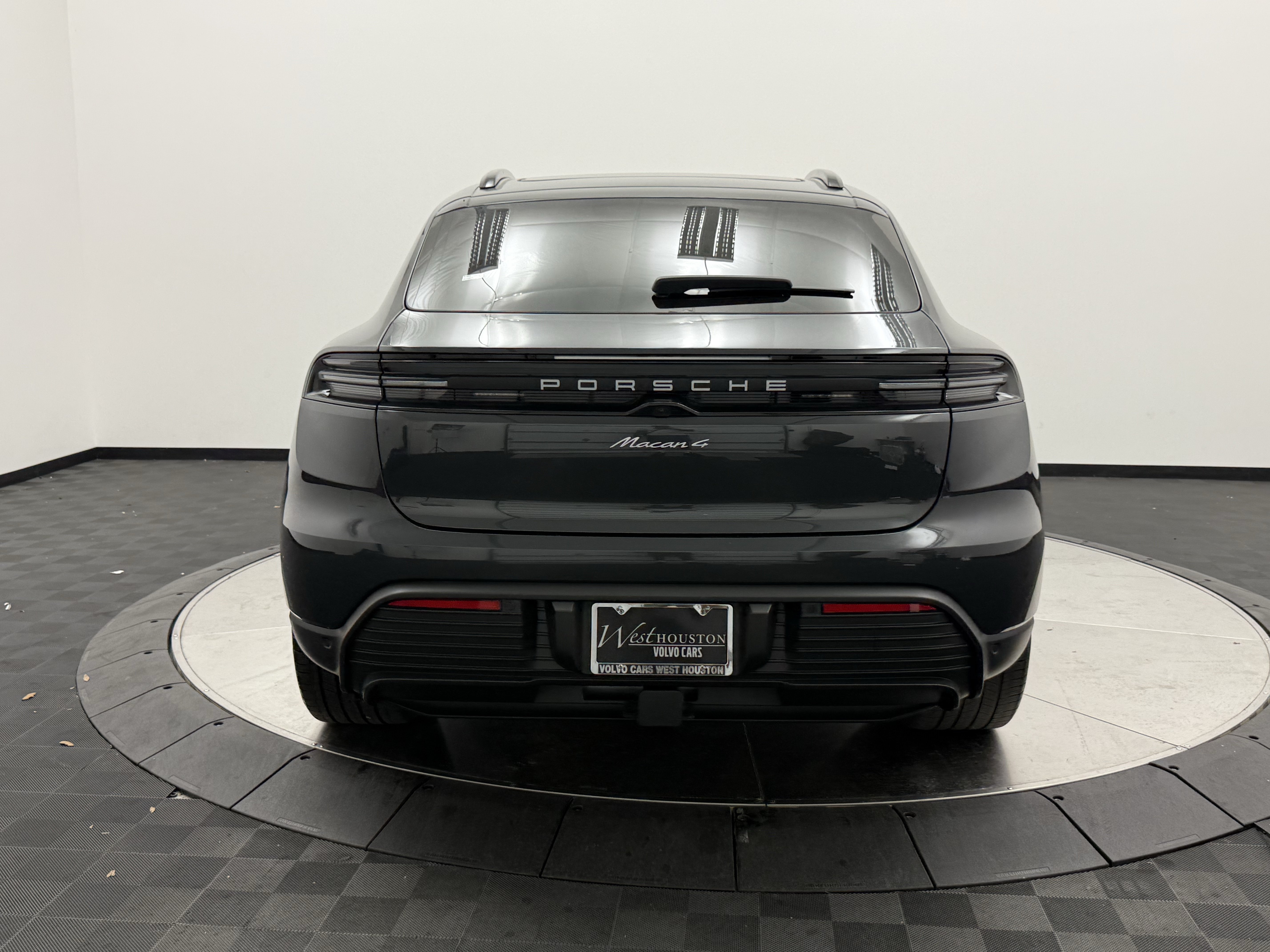 Used 2024 Porsche Macan 4 Electric AWD/4WD image 7
