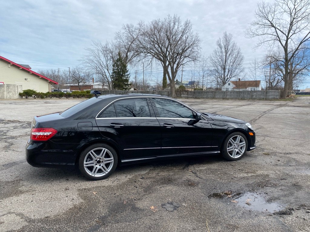 Used 2010 Mercedes-Benz E 550 4MATIC Sedan image 6