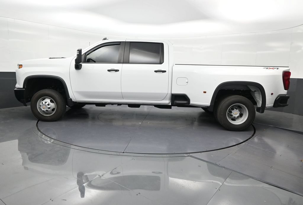 Used 2025 Chevrolet Silverado 3500 W/T AWD/4WD image 2