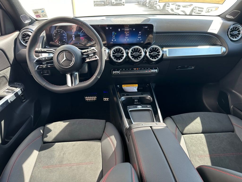 Used 2024 Mercedes-Benz GLB 250 image 23