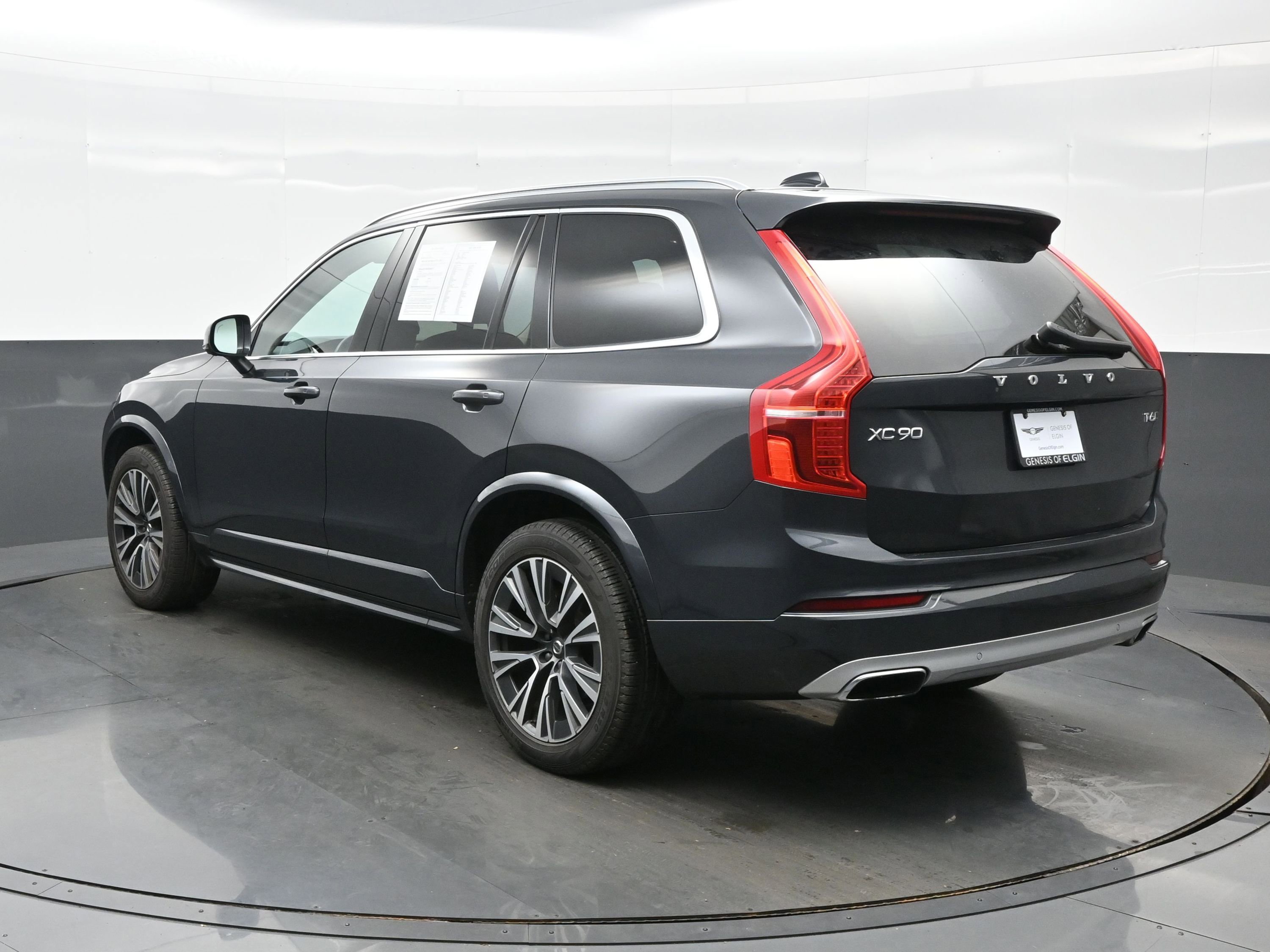 Used 2021 Volvo XC90 T6 Momentum w/ Advanced Package image 4