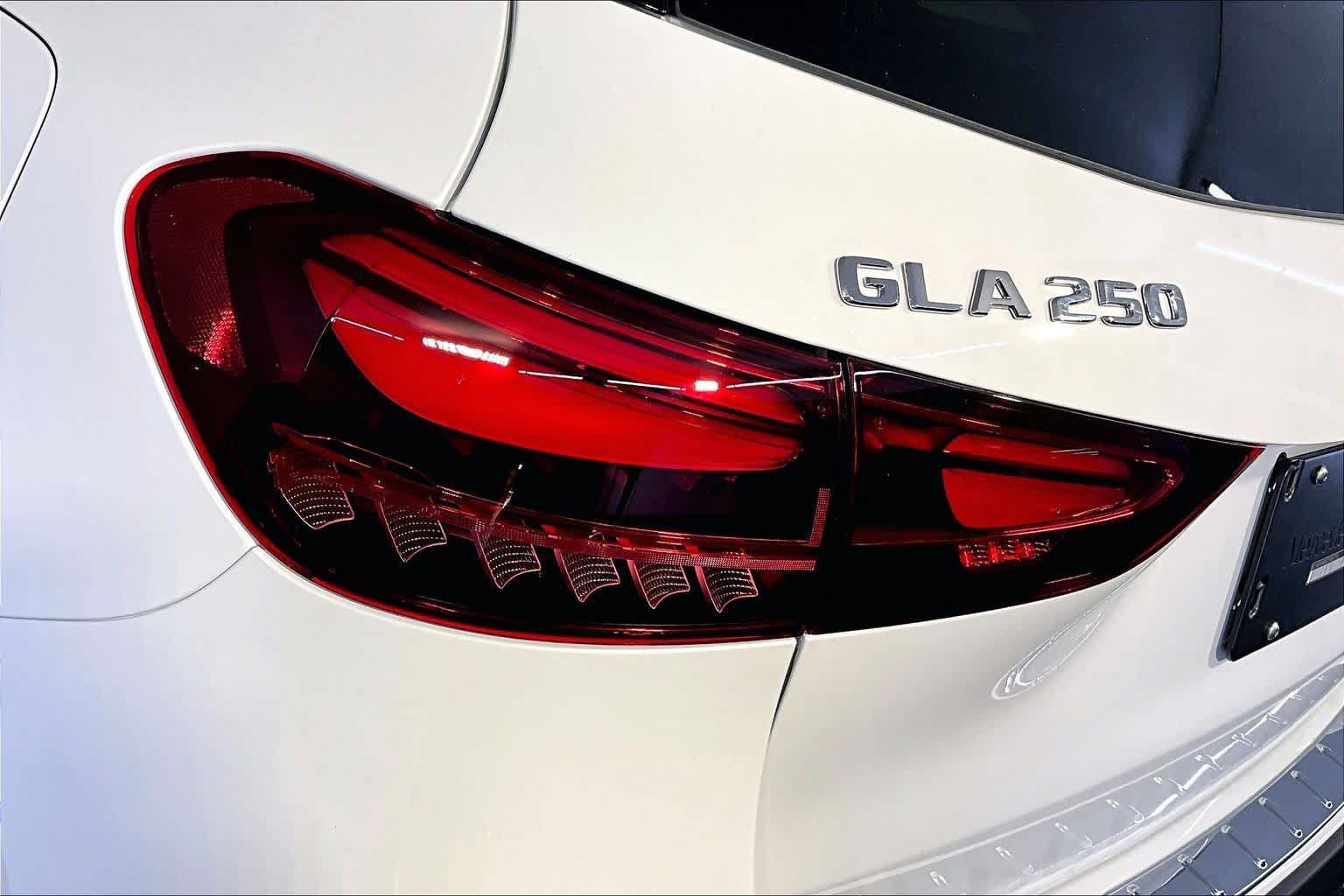 New 2026 Mercedes-Benz GLA 250 4MATIC image 5