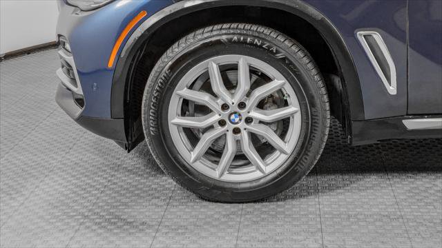 Used 2020 BMW X5 xDrive40i w/ Premium Package AWD/4WD image 35