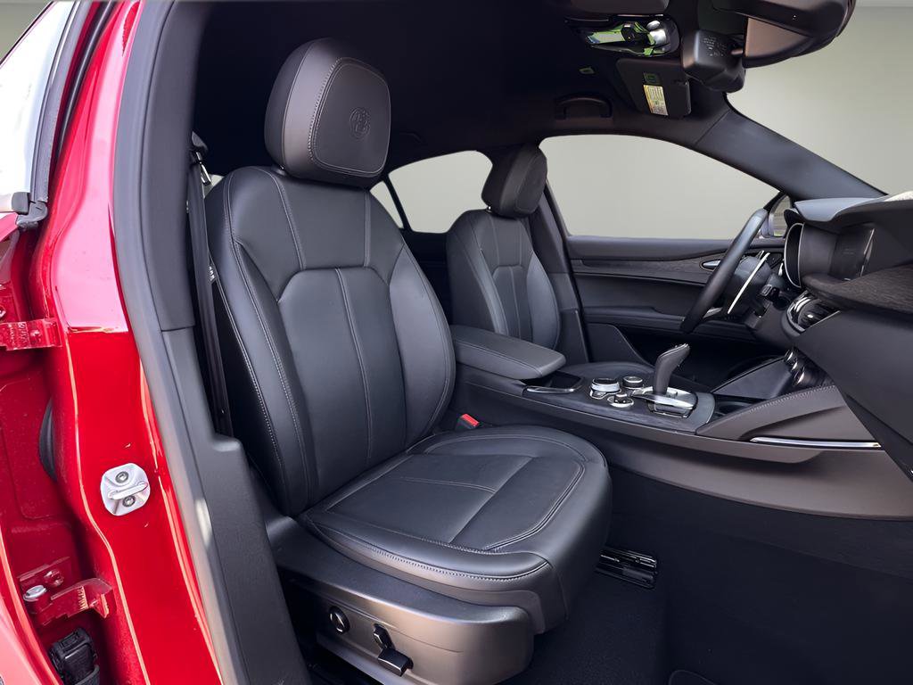 Used 2024 Alfa Romeo Stelvio Sprint image 25