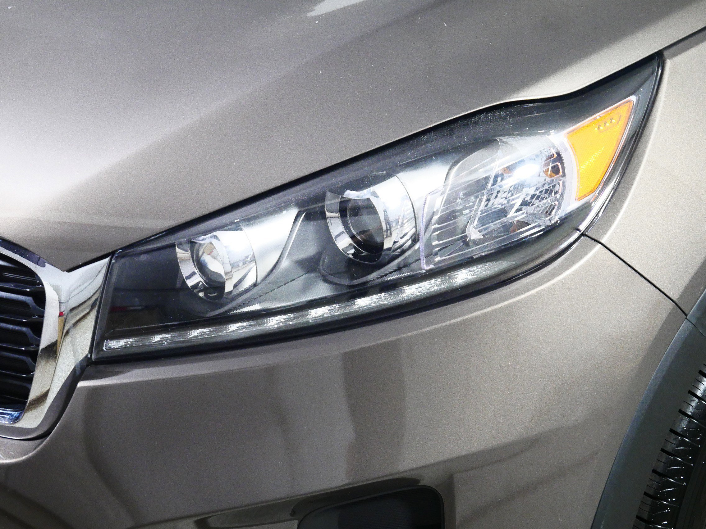 Used 2019 Kia Sorento LX AWD/4WD image 16